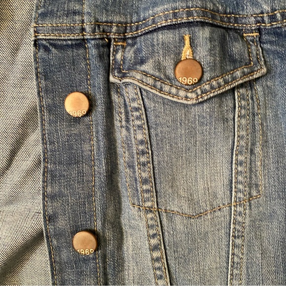 Gap Medium Wash Cropped Denim Jean Jacket Size Medium - Picture 3 of 4